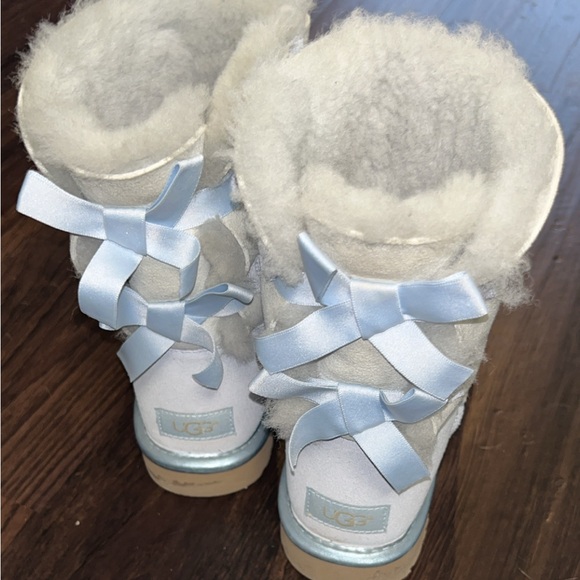 Ugg Boot - Picture 2 of 3